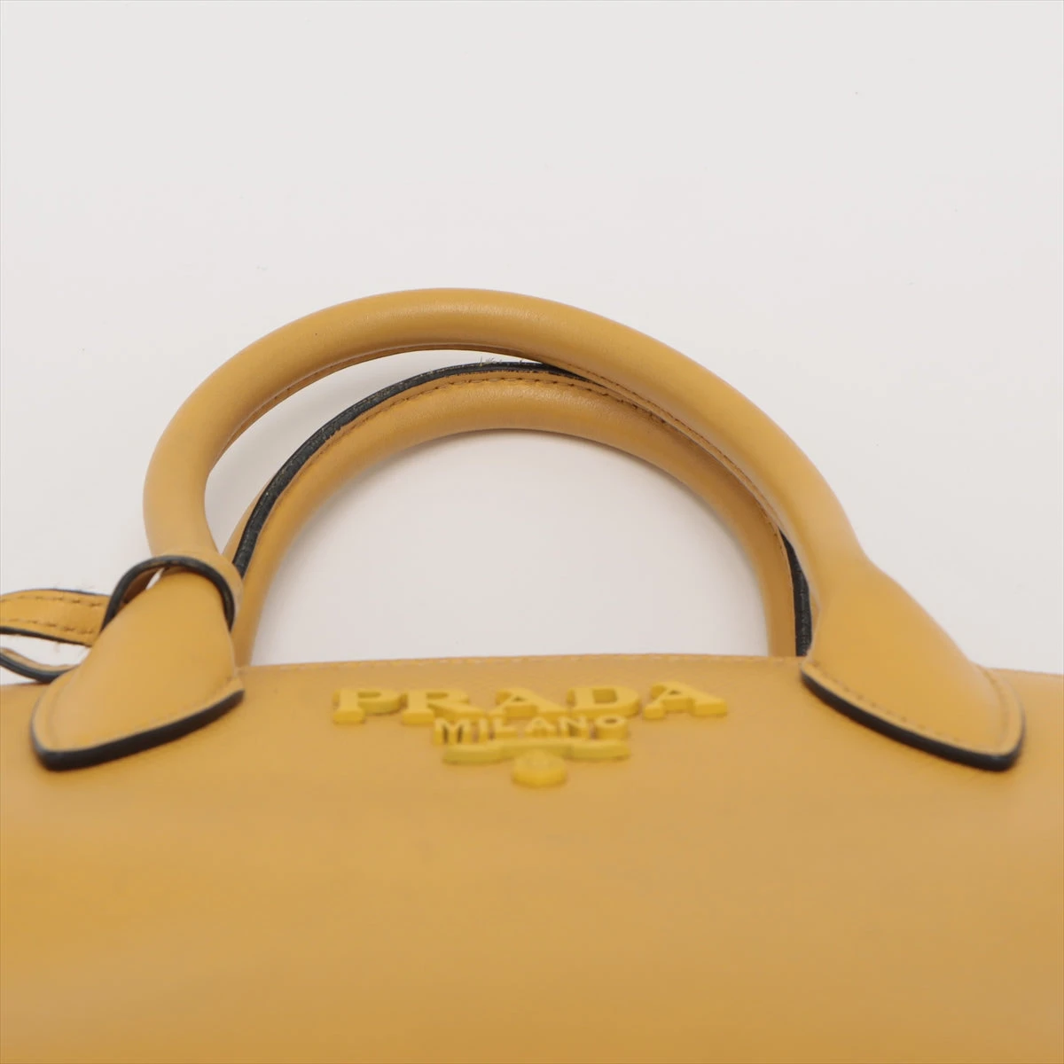 プラダ ハンドバッグ サフィアーノレザー イエロー 鍵付 プラダ ハンドバッグ サフィアーノレザー イエロー 鍵付 PRADA