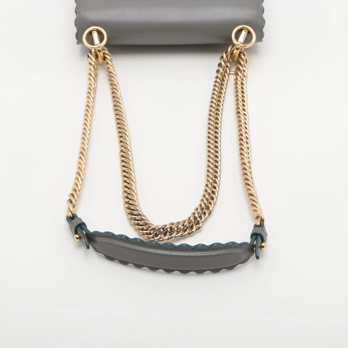 フェンディ ミニキャナイ レザー チェーンショルダーバッグ グレー  