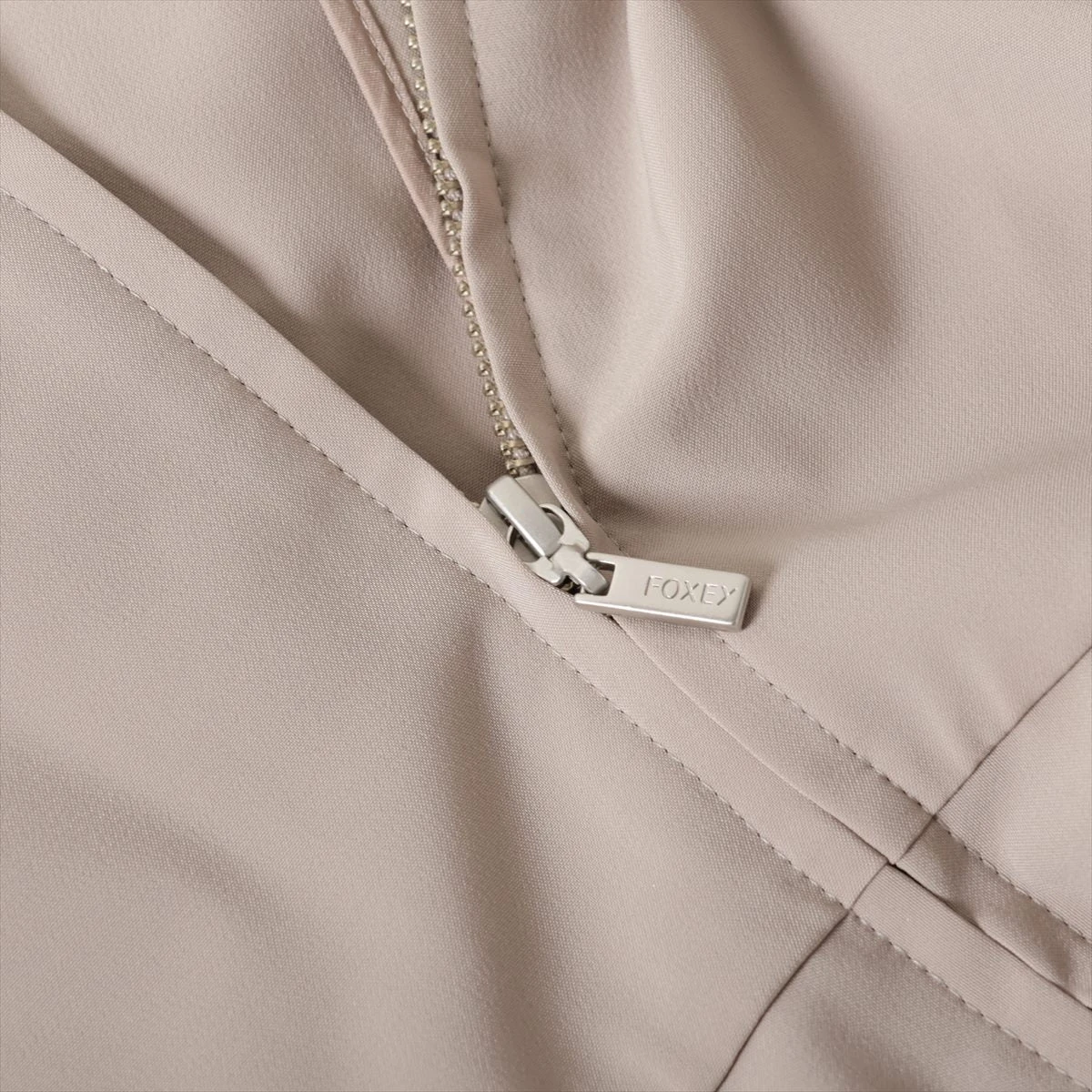 フォクシーニューヨーク　40 ストレッチワンピース　ベージュ beprice_itltiqa48t6m