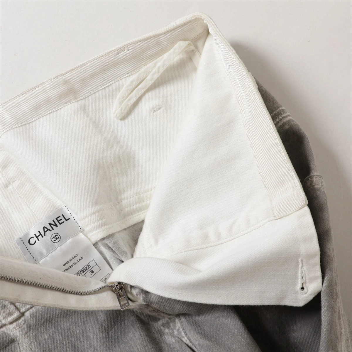 CHANEL ココボタン　ワイドパンツ　サイズ38 シャネル ココボタン コットン×ポリウレタン デニムパンツ 38