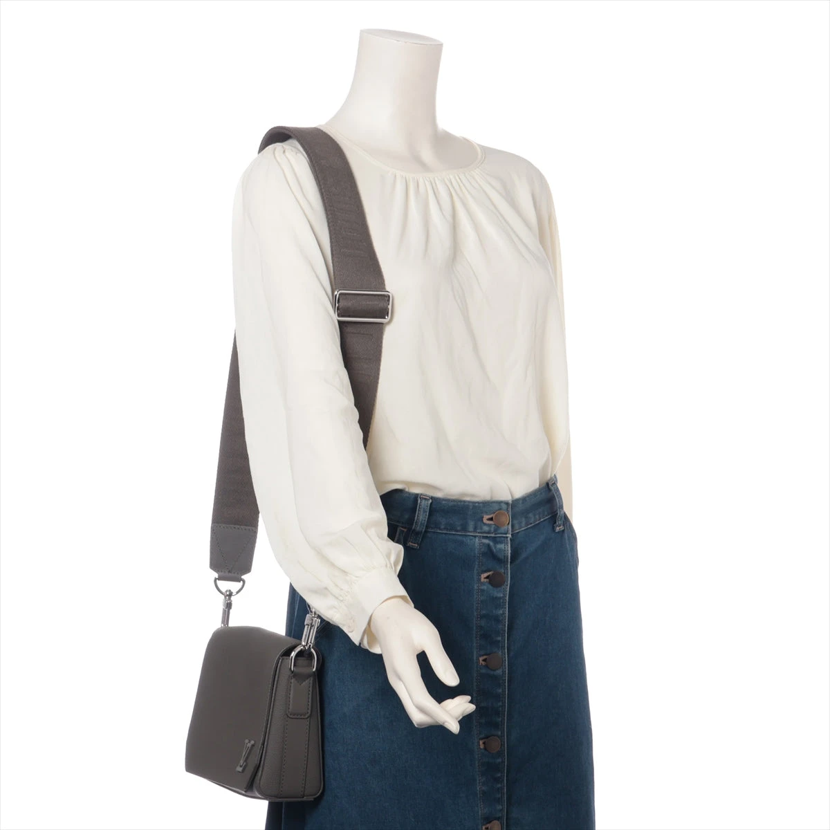 ヴィトン LVアエログラム テイクオフ メッセンジャー M25125 RFID反応