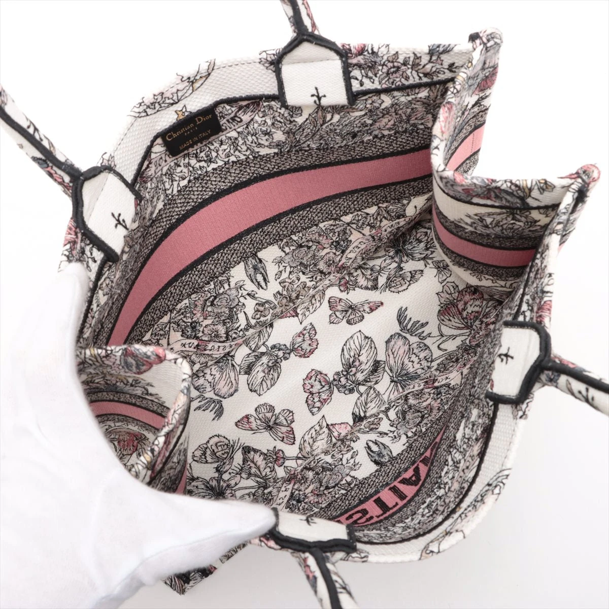 クリスチャンディオール バタフライ アラウンド ザ ワールド ブック