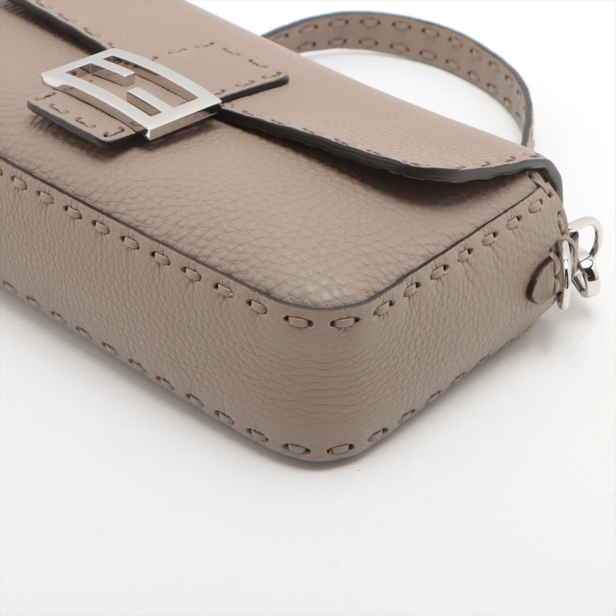 フェンディ セレリア マンマバケット レザー 2WAYショルダーバッグ