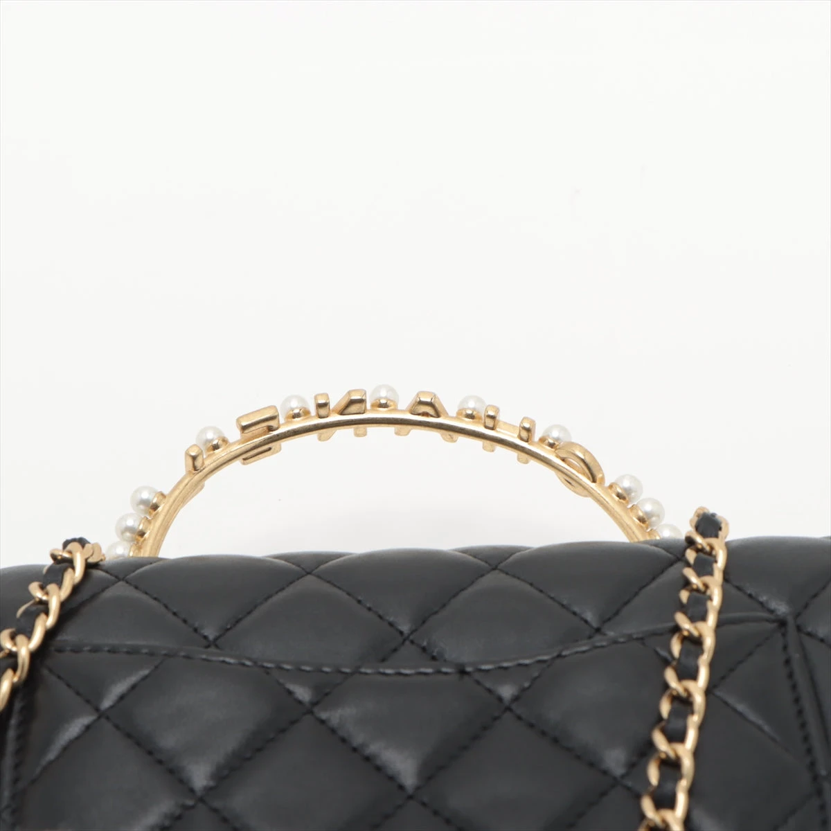 シャネル マトラッセ ラムスキン チェーンウォレット トップハンドル