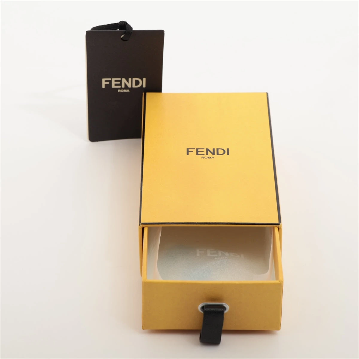 セール！フェンディ　スカーフ　箱 セール！フェンディ スカーフ 箱