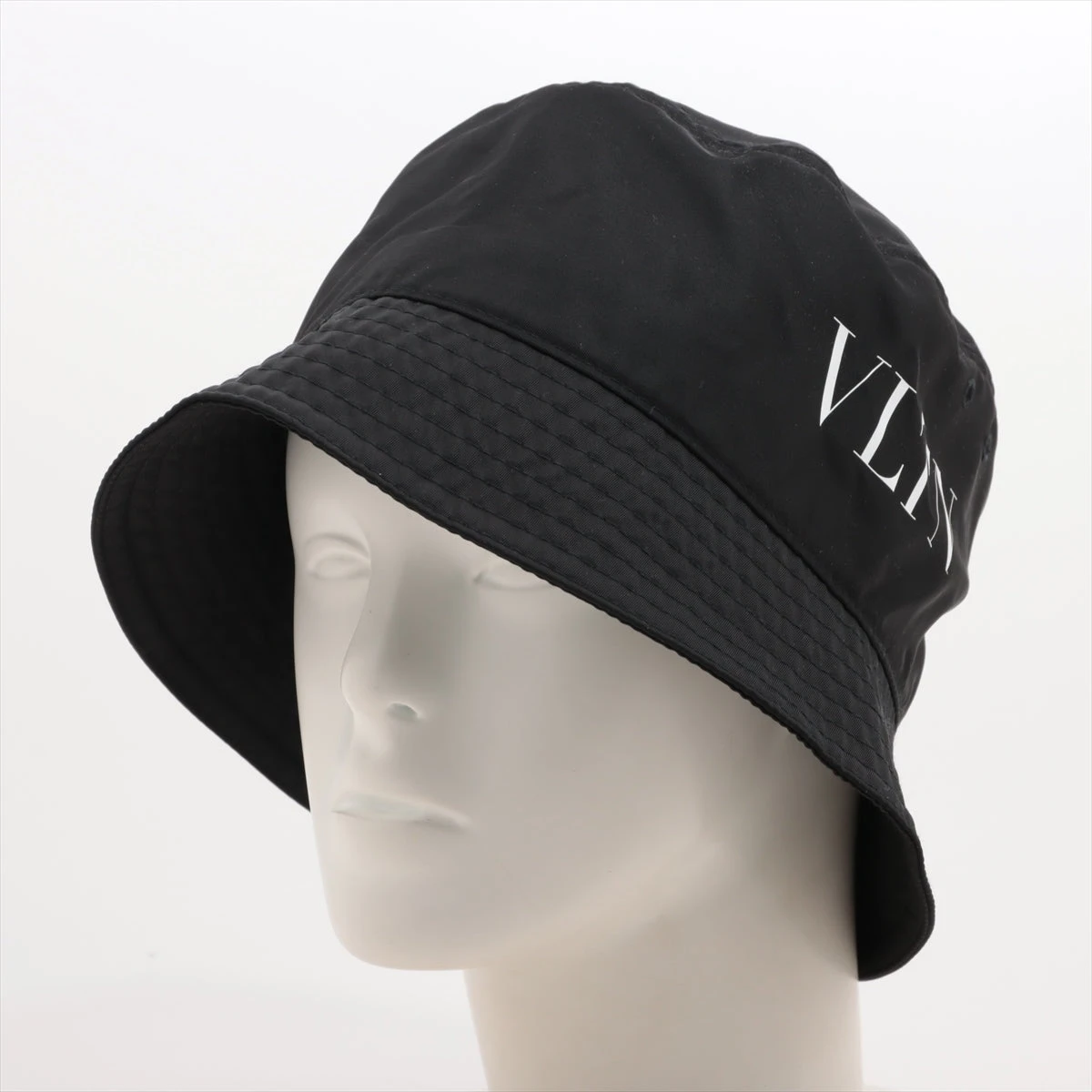 バレンチノ　ロックスタッズ スタッズアップリケ コットン バケットハット　59 バレンチノ ロックスタッズ スタッズアップリケ コットン バケット