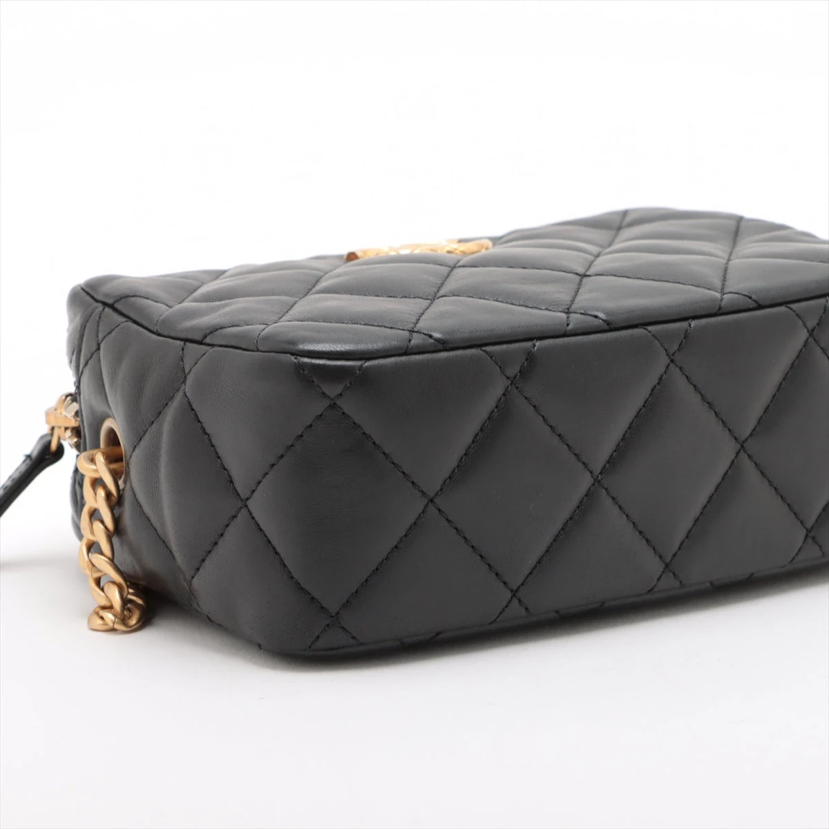 シャネル マトラッセ レザー チェーンショルダーバッグ ブラック