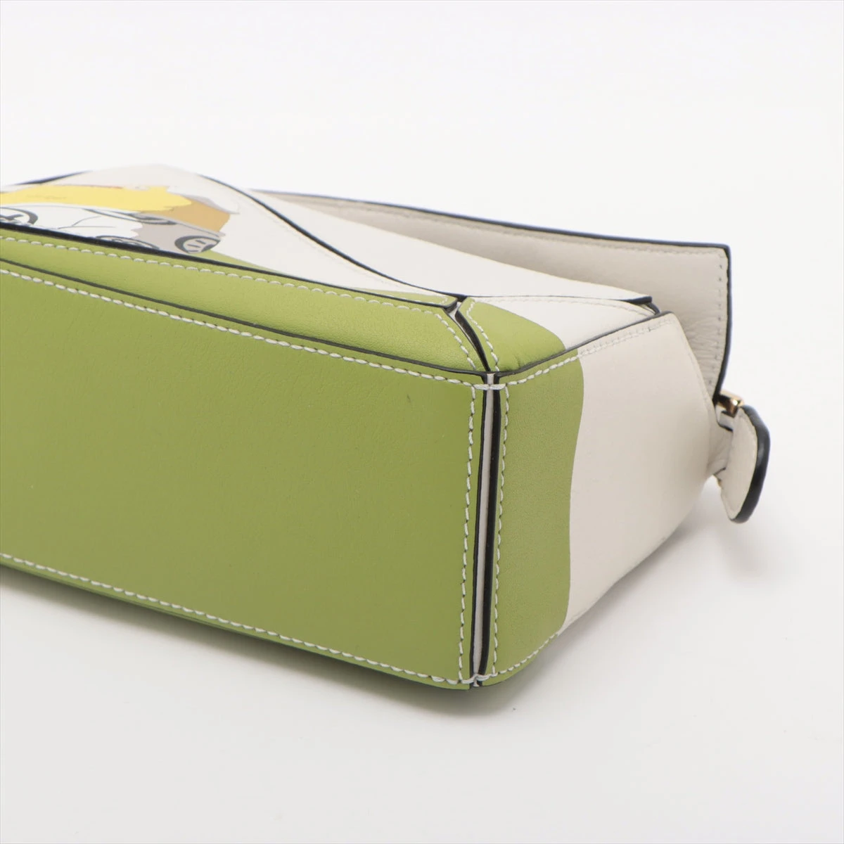LOEWE ベージュ 鏡付きケース 小物