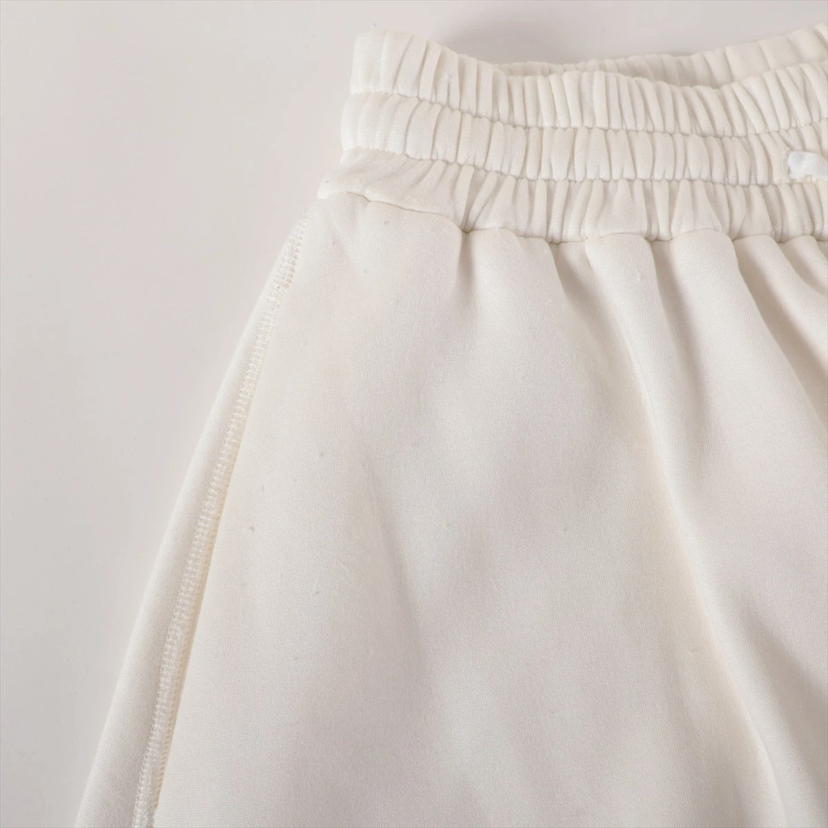 miumiu キュロットスカート　ホワイト XGFSK04H2 ロゴ入り キュロット プリーツスカート