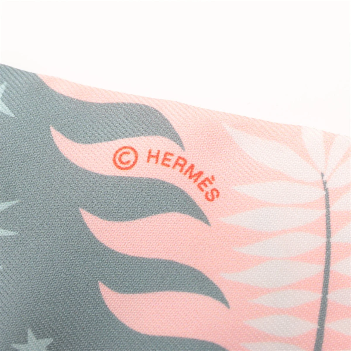 エルメス HERMES ツイリー スカーフ ピンク グレー HERMES エルメス スカーフ ツイリー 『LES ZEBRES(シマウマ