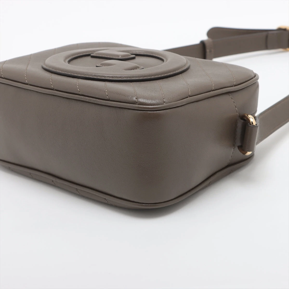 GUCCI 現行に近い ブロンディ オールレザー GGロゴ金具