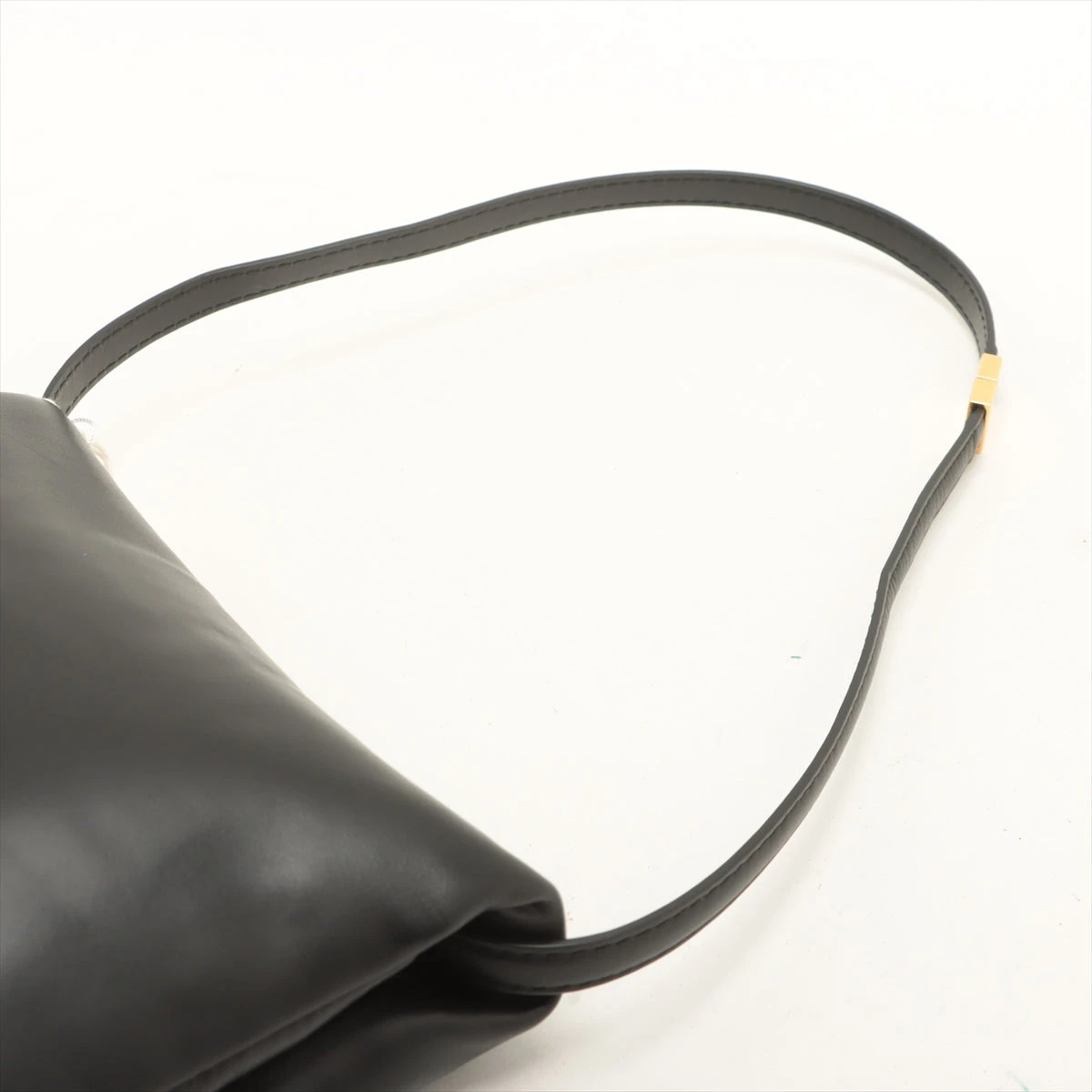 マルニ プリズマ トライアングルバッグ レザー ブラック Marni Prisma レザーショルダーバッグ | ブラック | FARFETCH JP