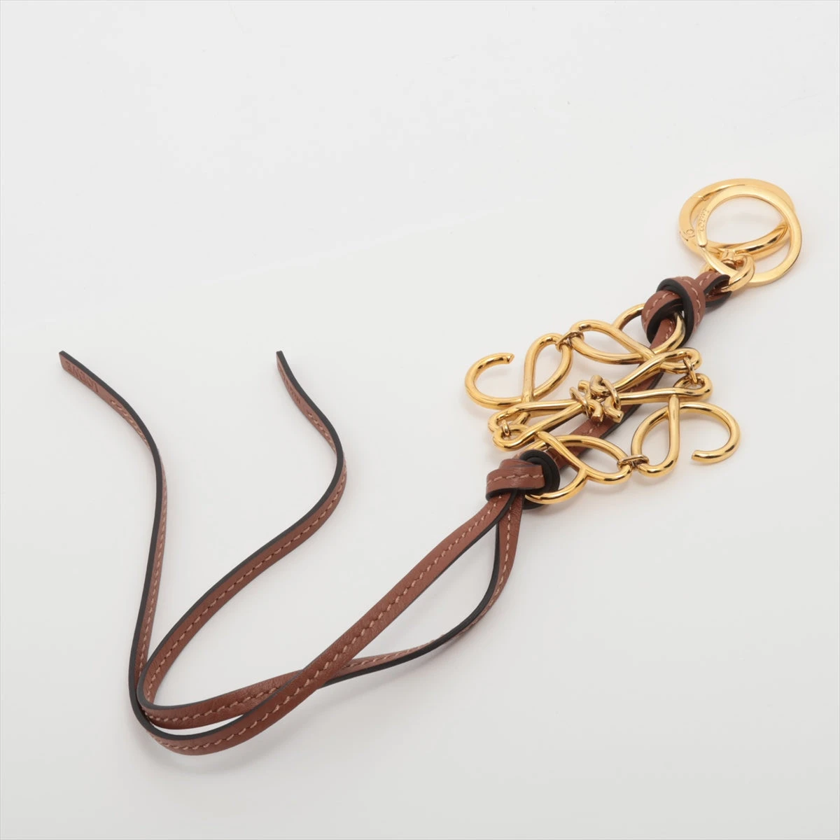 【即日発送】LOEWE アナグラムチャーム　ゴールド　レザー ロエベ アナグラムチャーム ゴールド レザー 【公式通販】