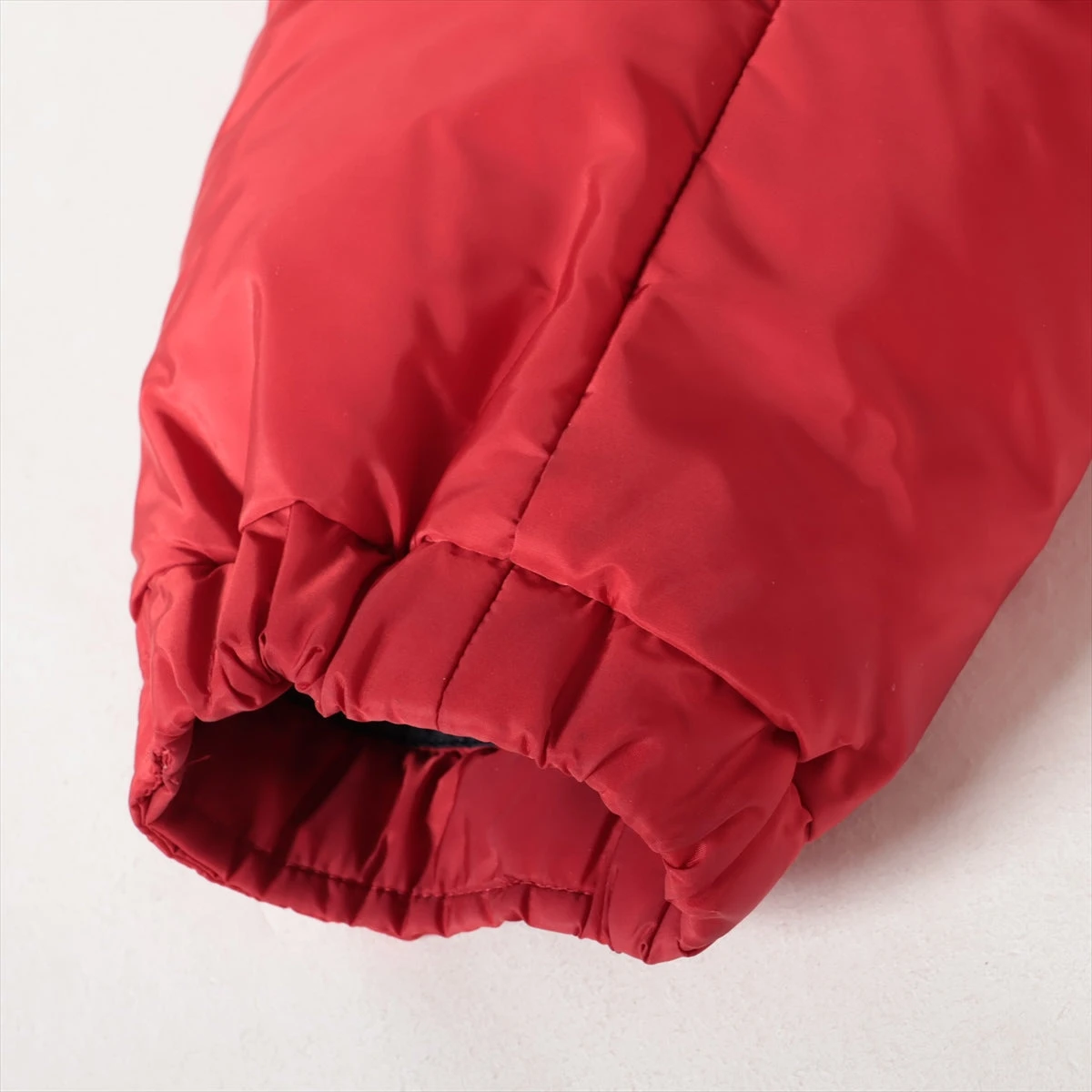 本物 プラダ ダウン メンズ トライアングル 54 本物 プラダ ダウン