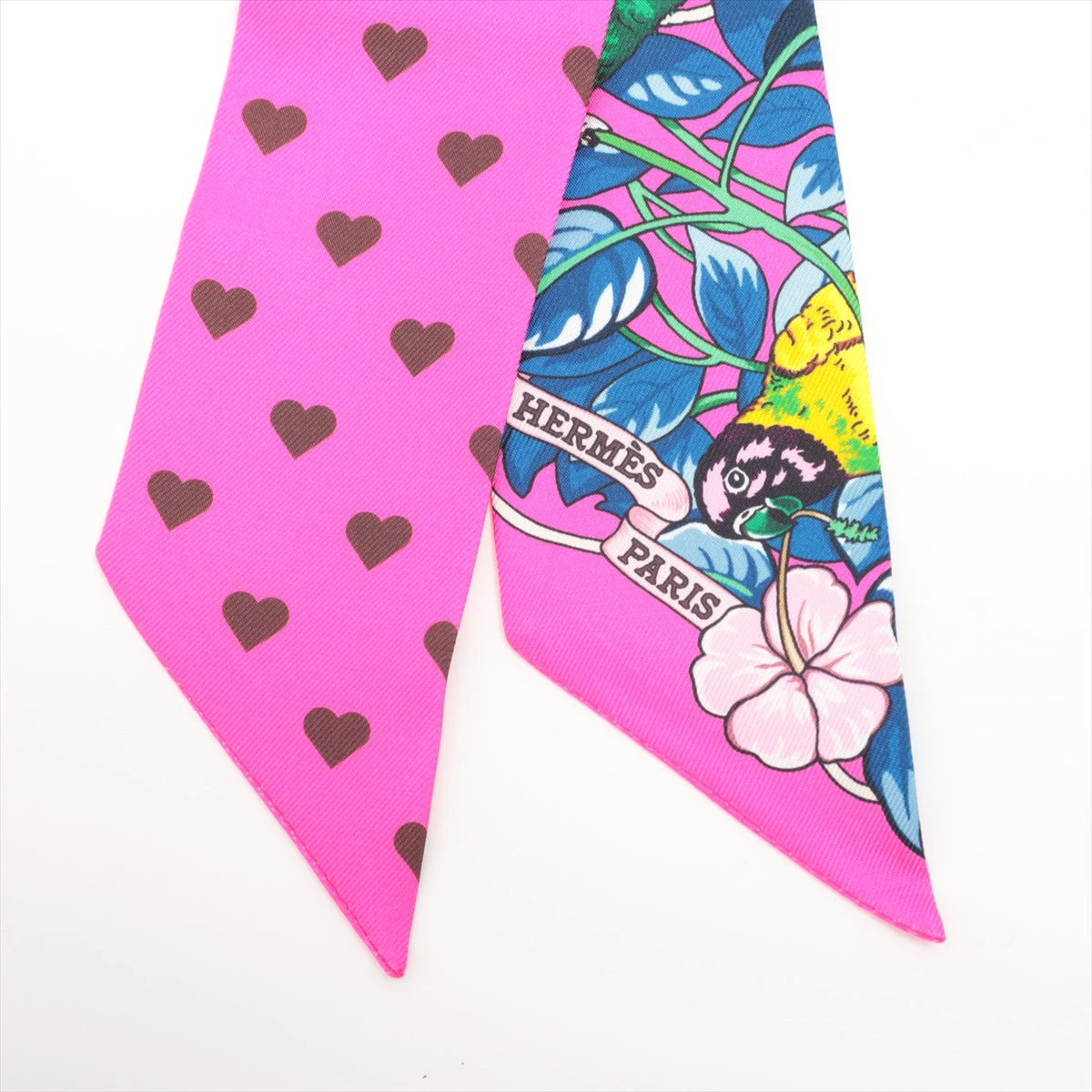 【新品未使用】エルメス ジャングルラブラヴ ツイリー スカーフ ピンク エルメス ツイリー JUNGLE LOVE LOVE ジャングルラブラブ