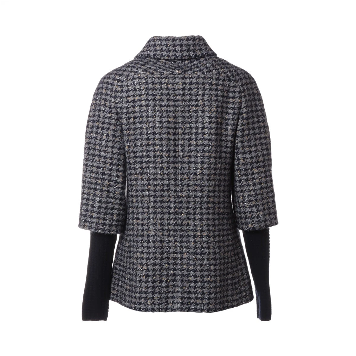 CHANEL グレー ロゴ入りアウター CHANEL（シャネル） ダウン ジャケット CHANEL 59万 ライトグレー