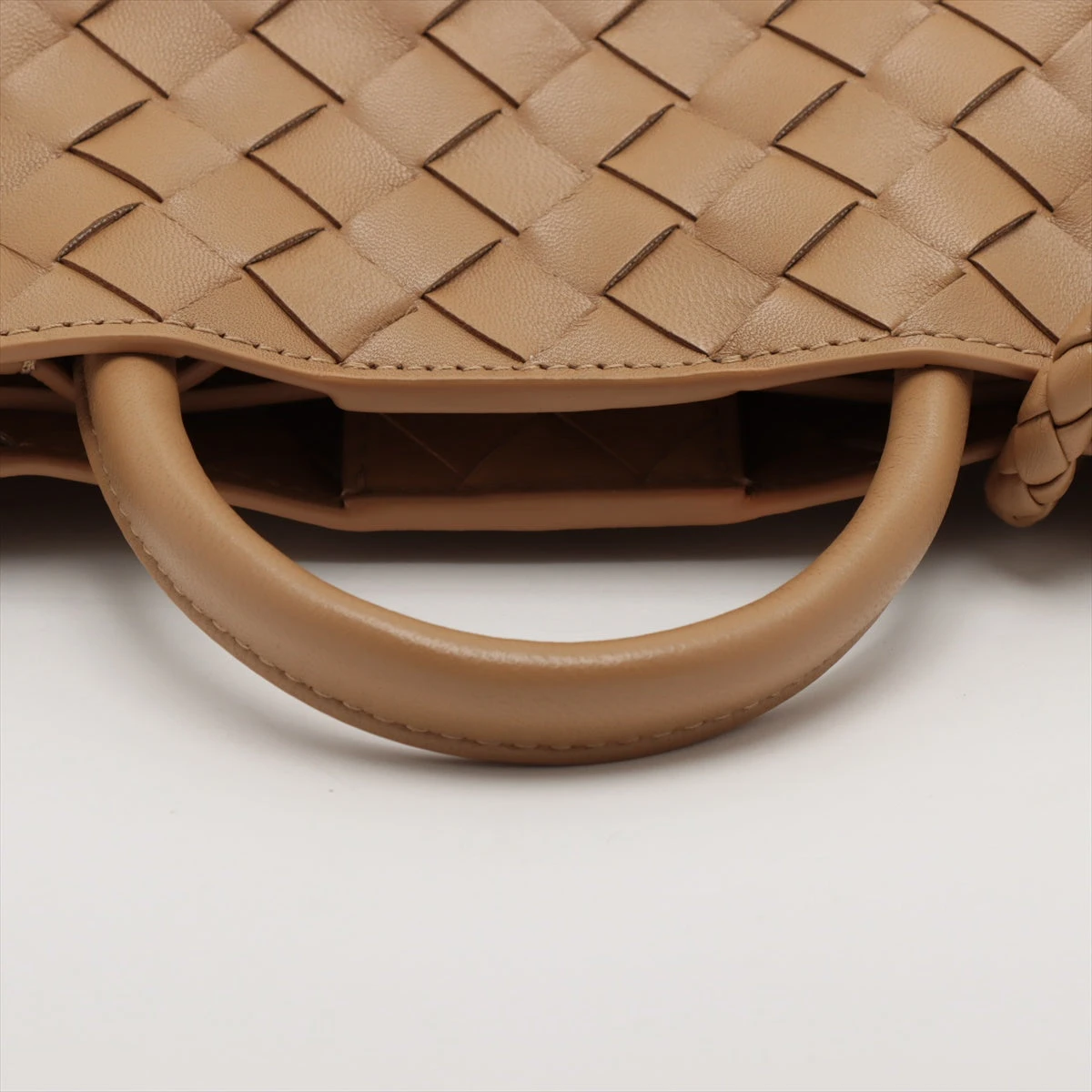 ボッテガヴェネタ イントレチャート スモール アンディアーモ レザー