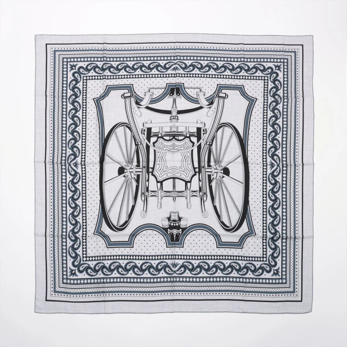 カレジェアン 《四輪馬車の車輪・バンダナ》 | Hermès