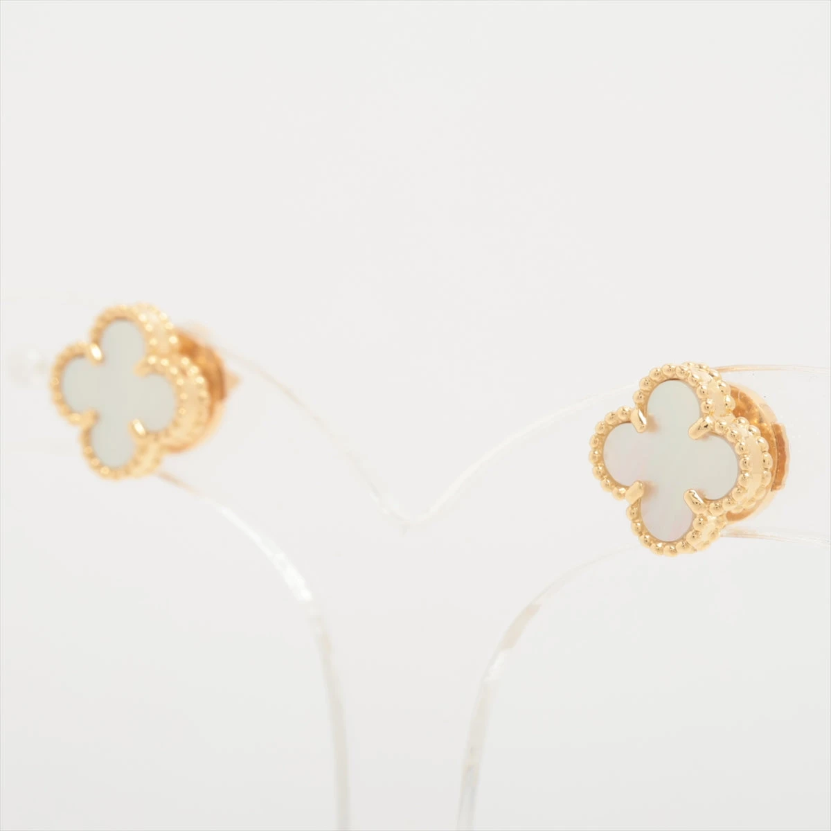 ヴァンクリーフ&アーペル スウィートアルハンブラ シェル ピアス