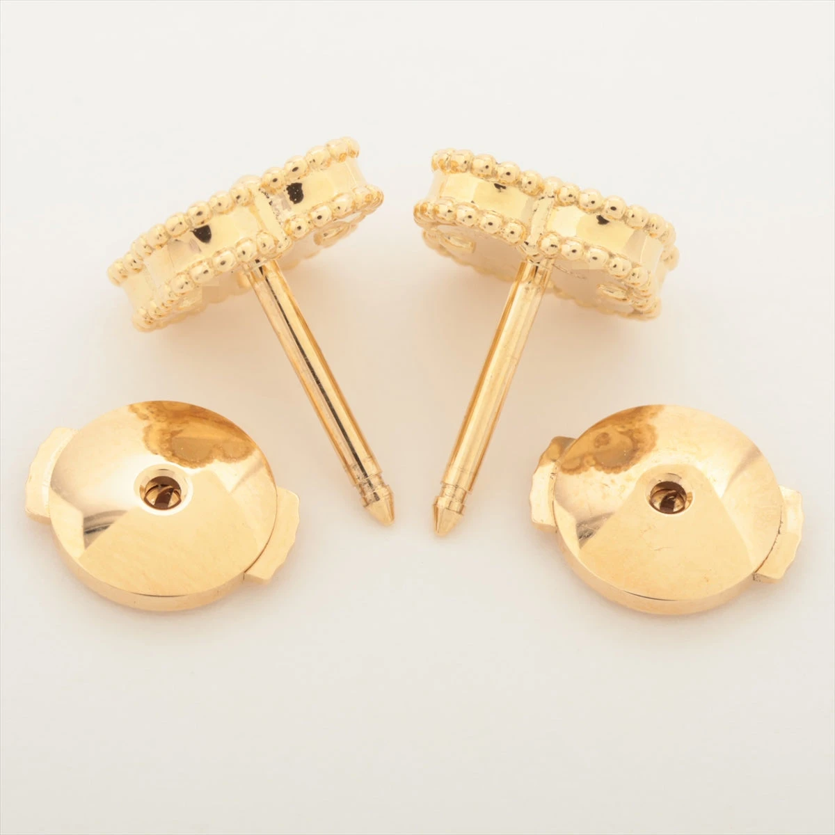 ヴァンクリーフ&アーペル スウィートアルハンブラ シェル ピアス 750