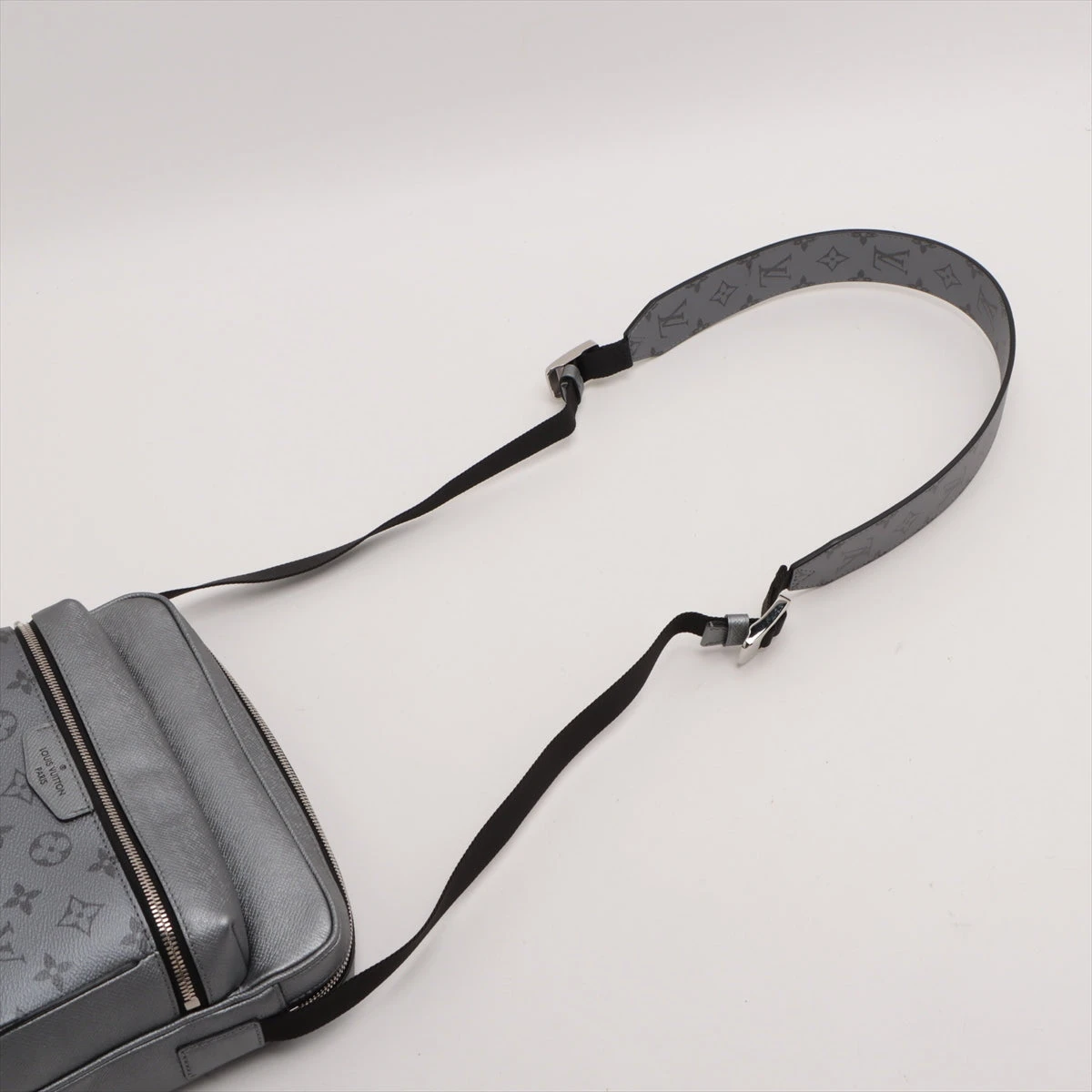 ヴィトン タイガラマ アウトドア メッセンジャーPM M30830 RFID反応