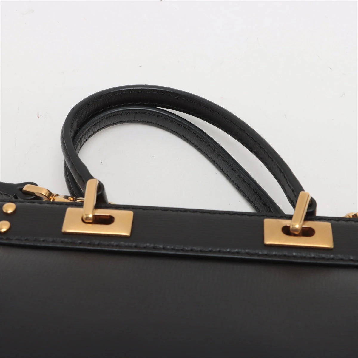ヴァレンティノガラヴァーニ ロックスタッズ アルコーブ レザー 2WAY 