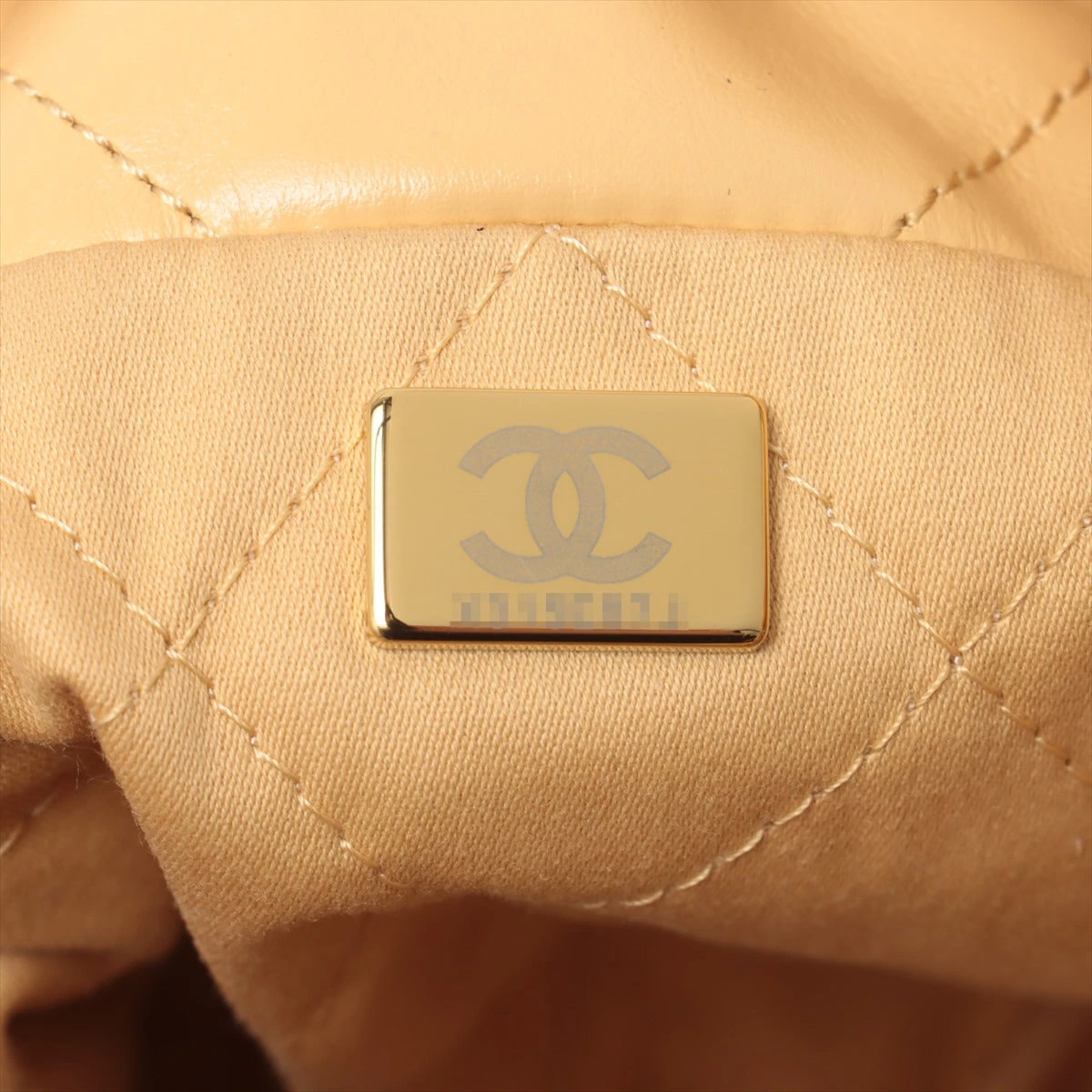 【輝くベージュ♪】CHANEL カーフスキン チェーンミニバッグ シャネル シャネル22ミニ シャイニーカーフスキン チェーン