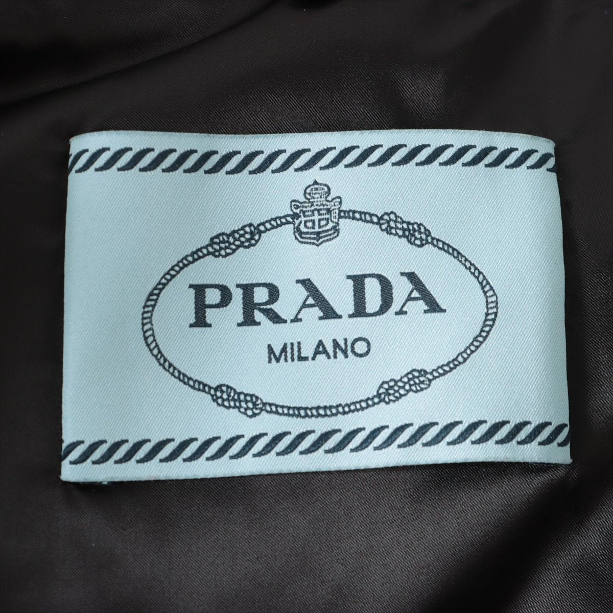 美品◎PRADA ダウンジャケット　三角ロゴプレート　ネイビー　42 PRADA プラダ 三角ロゴプレート ダウン ジャケット