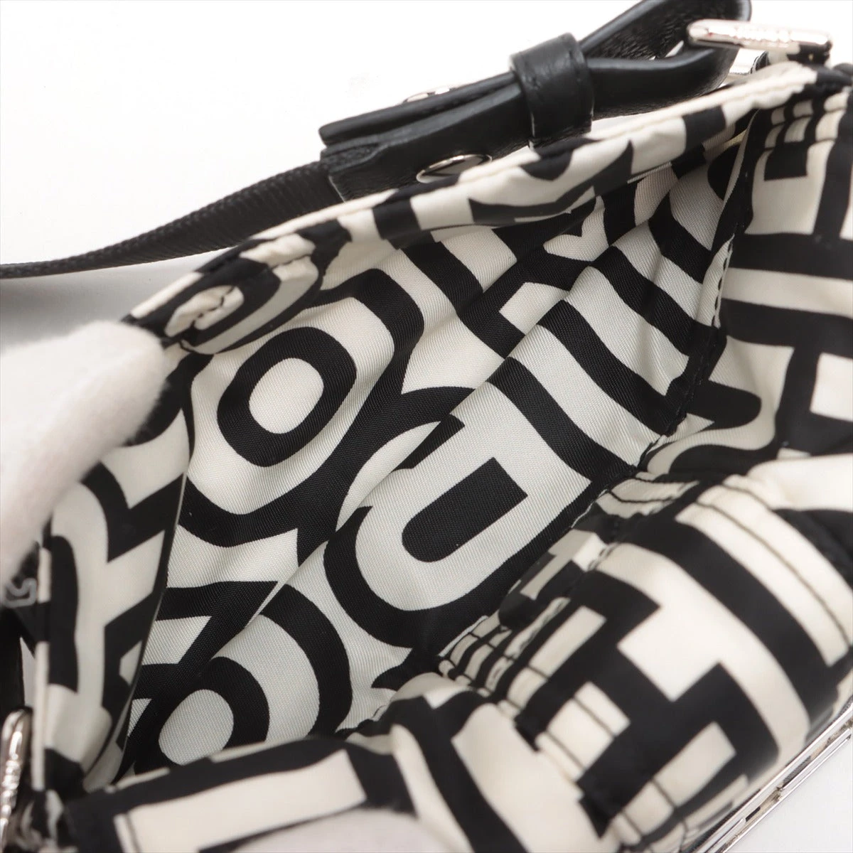 フェンディ　マンマバケット　スエード　アクセサリーポーチ　黒 フェンディ FENDI 2348 26325 009 マンマバケット ショルダー