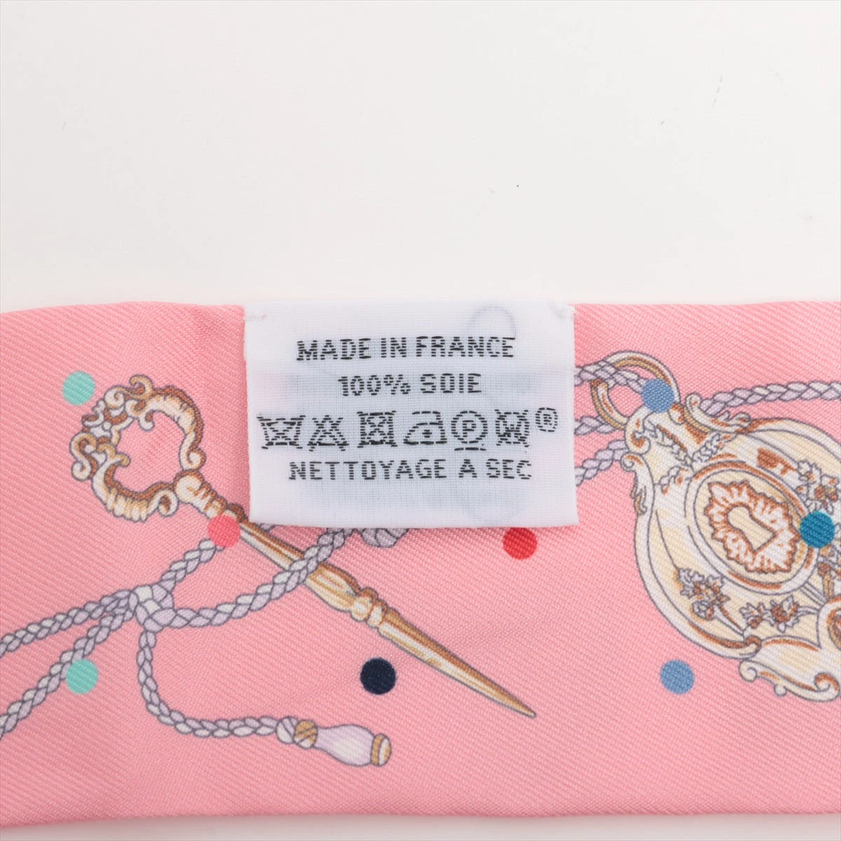 hermes エルメス　レクレアポア　鍵　ツイリー　スカーフ　ピンク hermes エルメス レクレアポア 鍵 ツイリー スカーフ ピンク