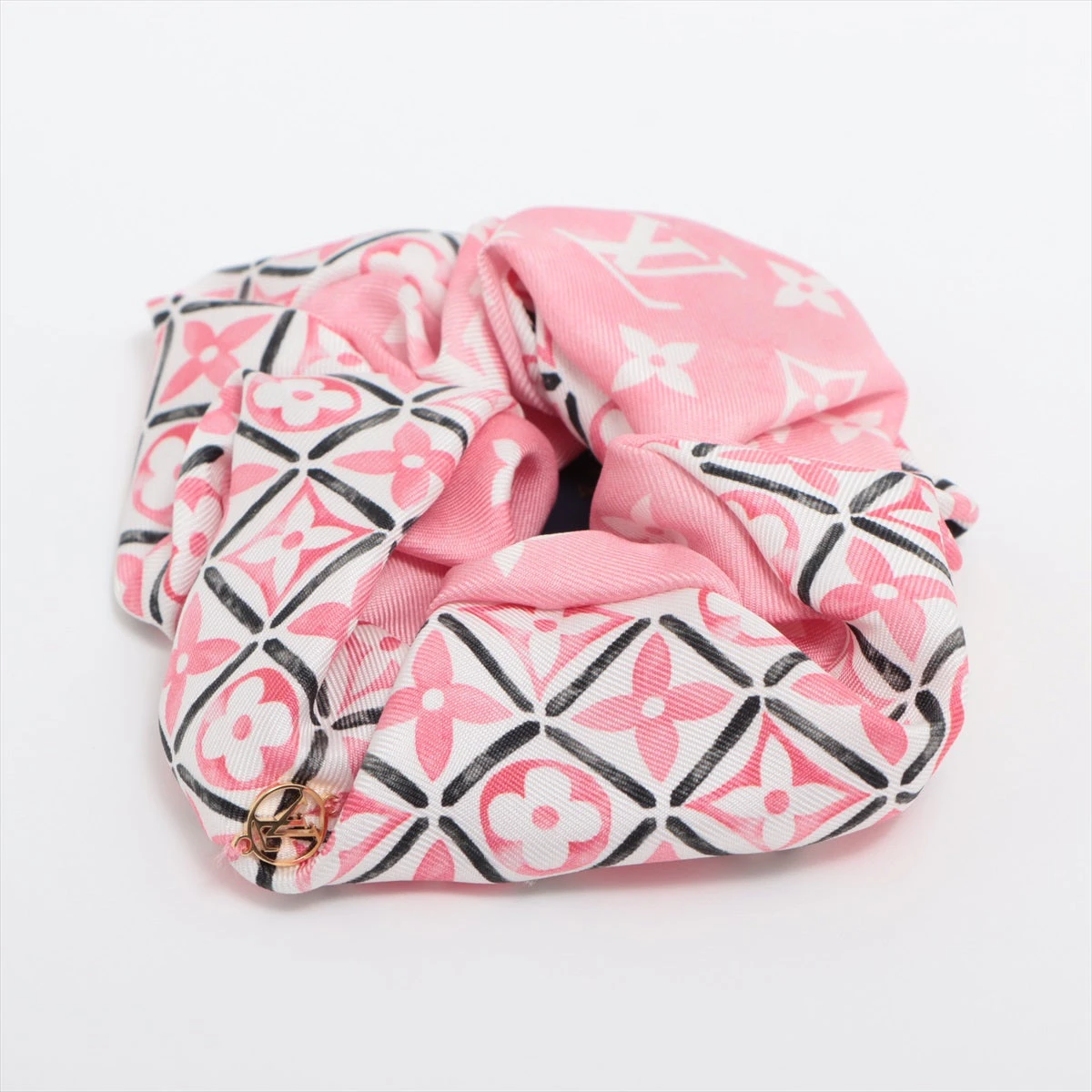 ヴィトン LV バイ ザ プール シュシュ シルク ピンク M78995