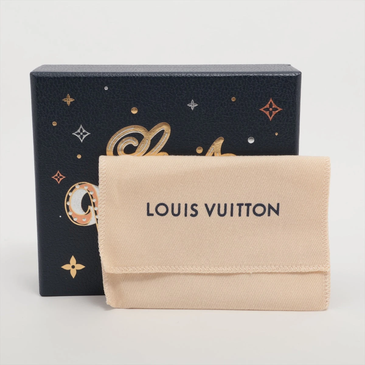 LOUIS VUITTON★ポルト カルト・LV チャーム★すぐ届く！ 直営店買付】ルイヴィトン☆ポルト カルト LV チャーム M82739