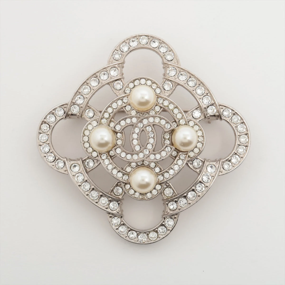 k*I様 【美品】CHANEL ブローチ　ココマーク　パール　ラインストーン CHANEL ココマーク ブローチ シルバー GP ラインストーン