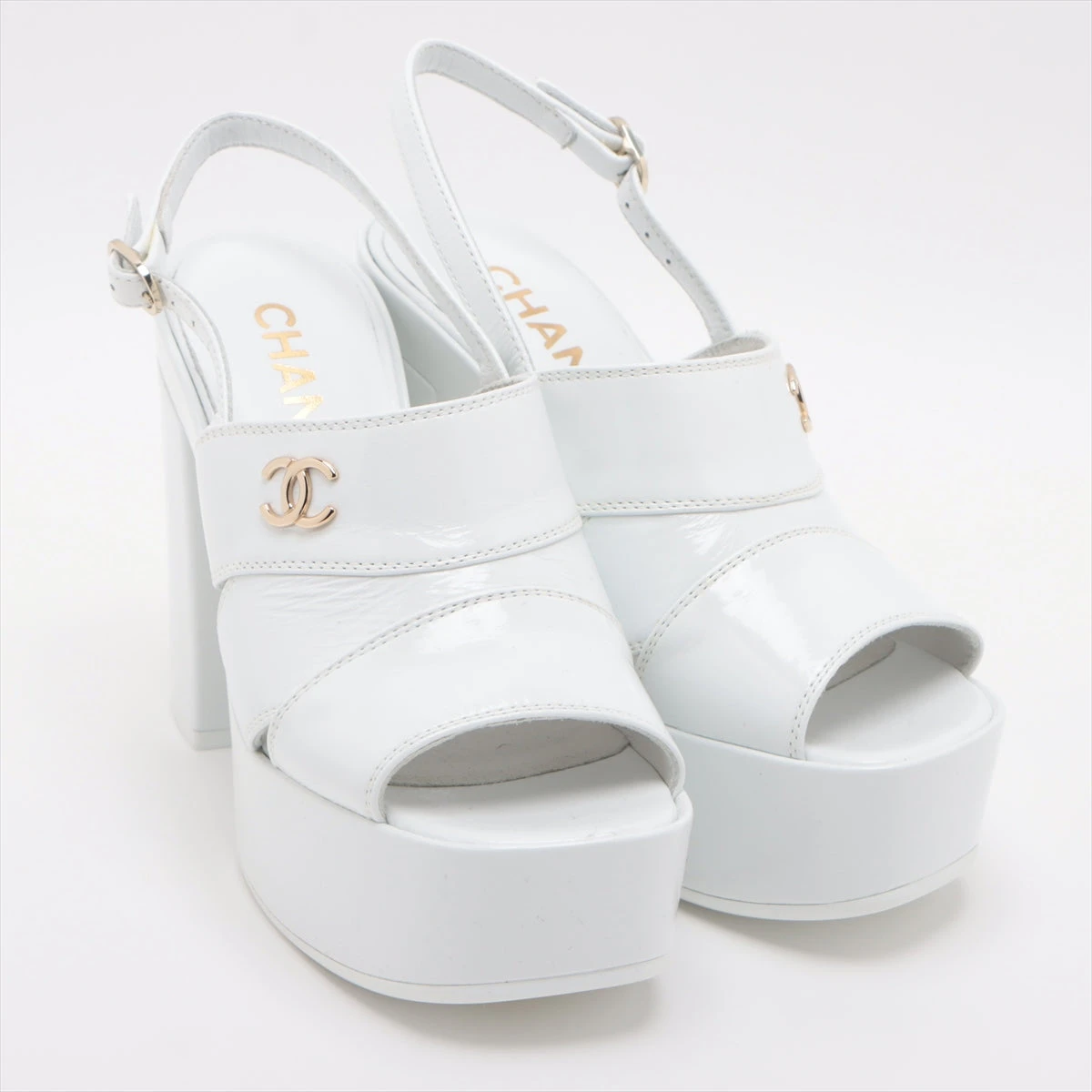 CHANEL シャネル パテント ココマーク サンダル ホワイト 37 1/2 CHANEL シャネル パテント ココマーク サンダル ホワイト 37 1/2