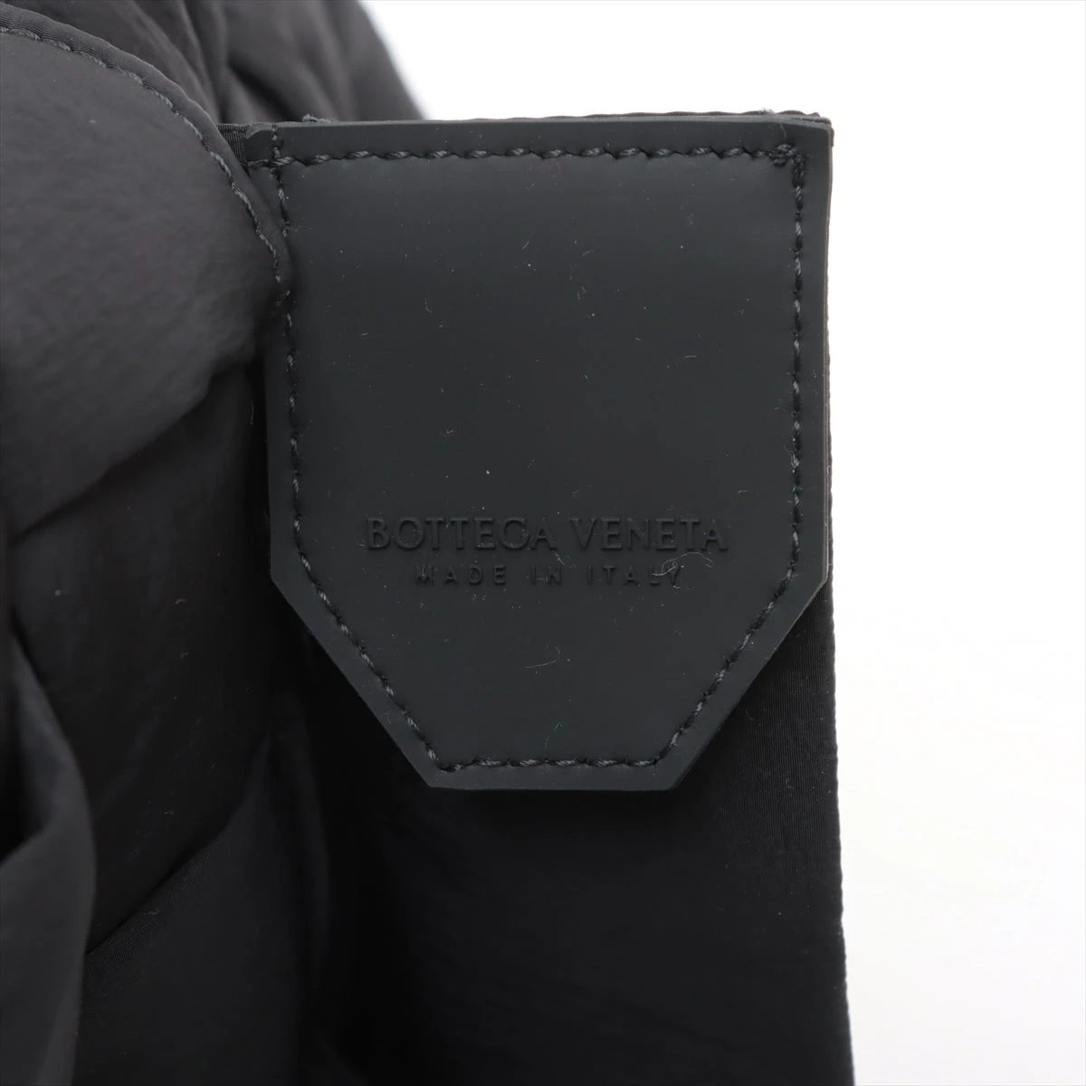 ボッテガヴェネタ マキシイントレチャート パデッド テック
