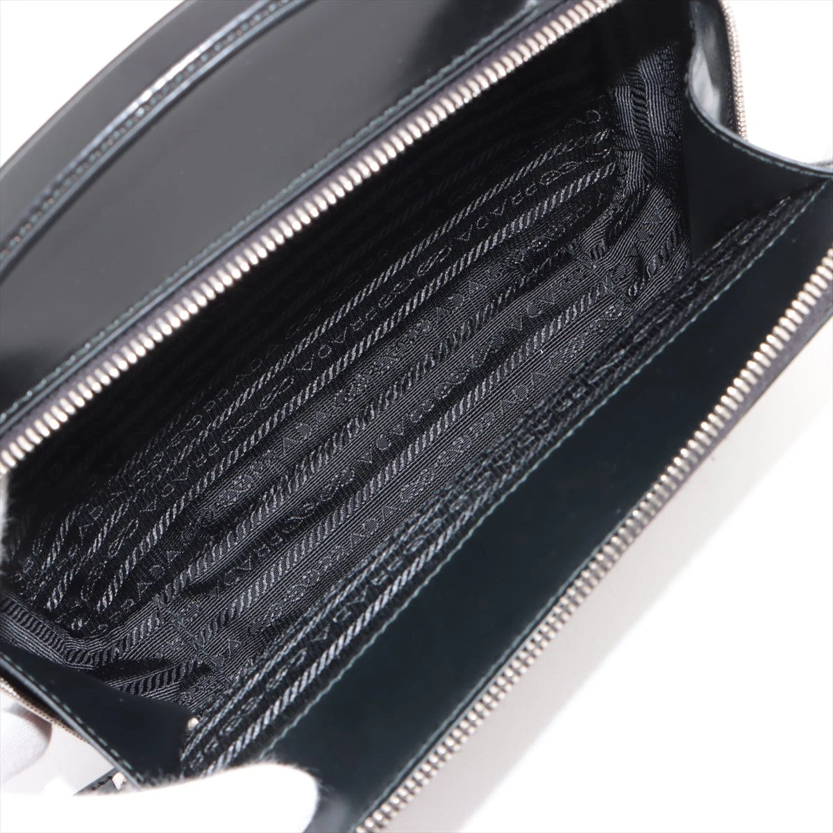 【人気モデル】ブラックレザーハンドバック25㎝未使用新品（キー＆クシュレット付） 入荷速報】受注生産モデルの店頭販売分をご用意しました！〈K