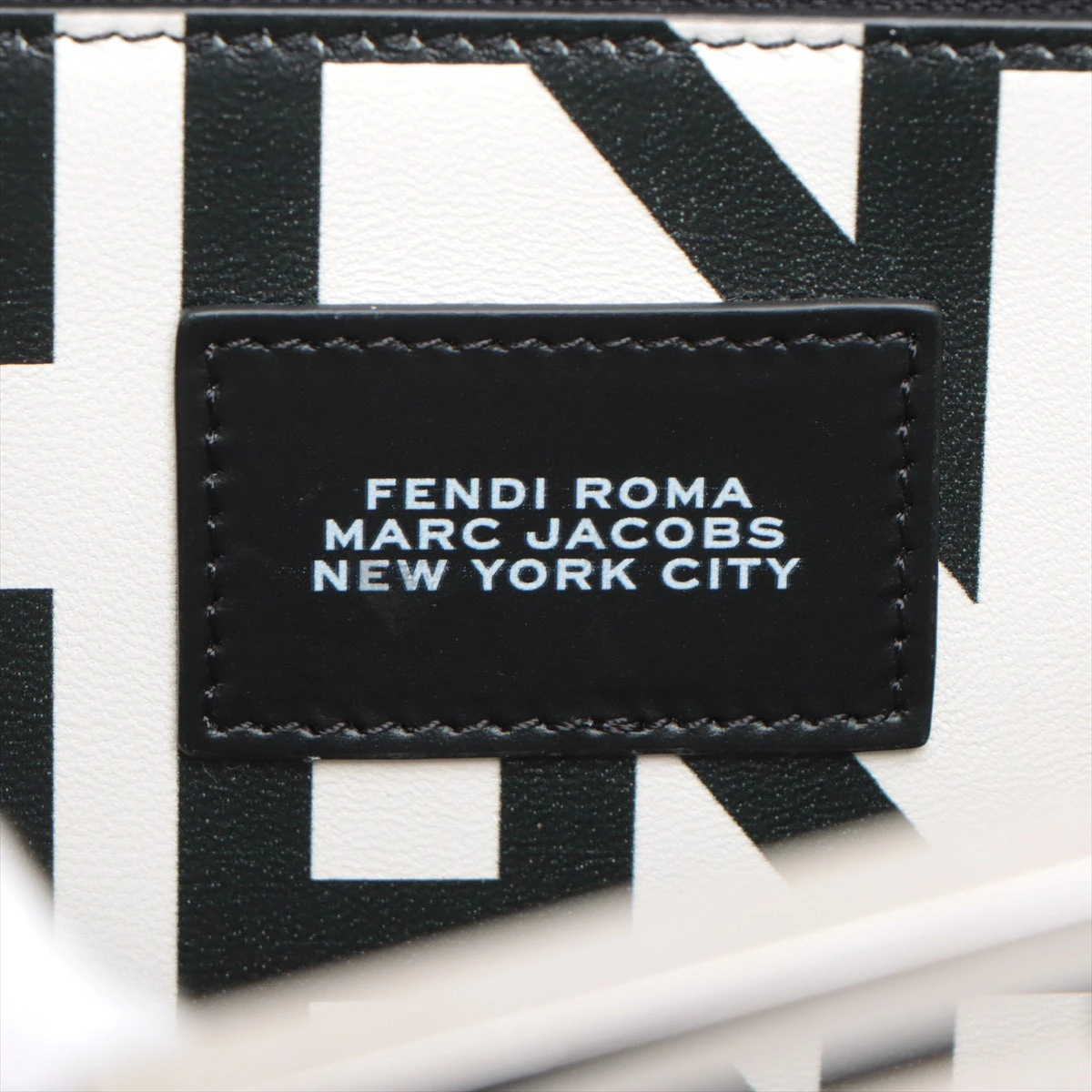FENDI マークジェイコブス ダブルネーム総柄スウェット ロゴトレーナー 白黒 FENDI by Marc Jacobs Summer Capsule 2023いよいよ発売