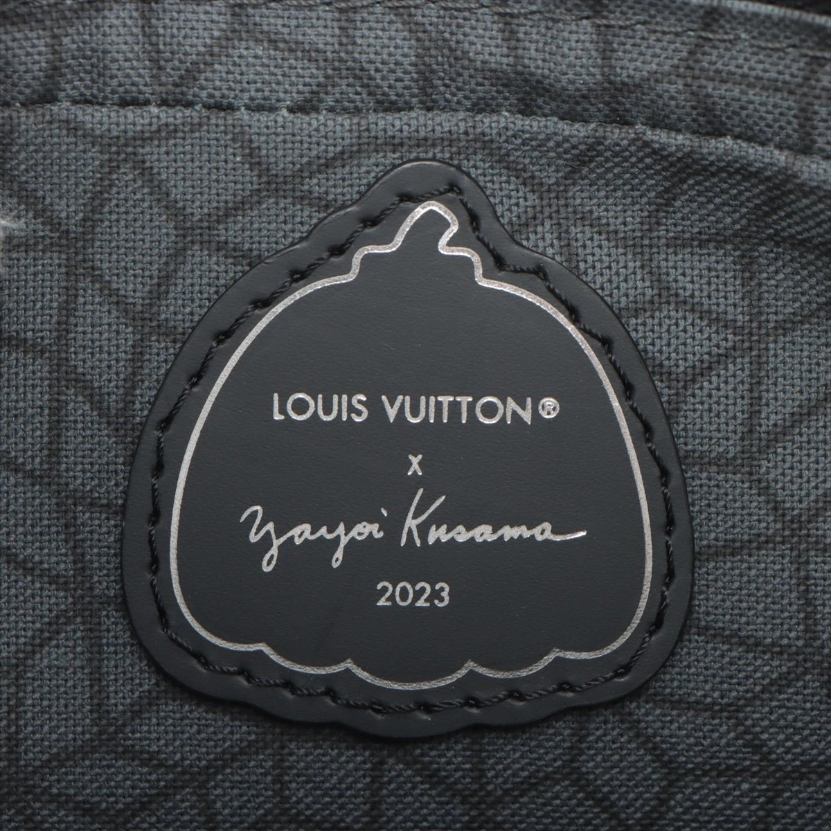 新品未使用 LOUIS VUITTON 草間彌生コラボ トリオ メッセンジャー ルイヴィトン 草間彌生 M46435 LV × YK トリオ・メッセンジャー