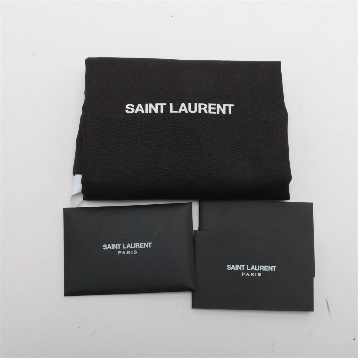 SAINT LAURENT PARIS(サンローランパリ) ショルダーバッグ美品  ル・サンカセット 657228 黒 レザー サンローランパリ ル サンカセット レザー ショルダーバッグ ブラック