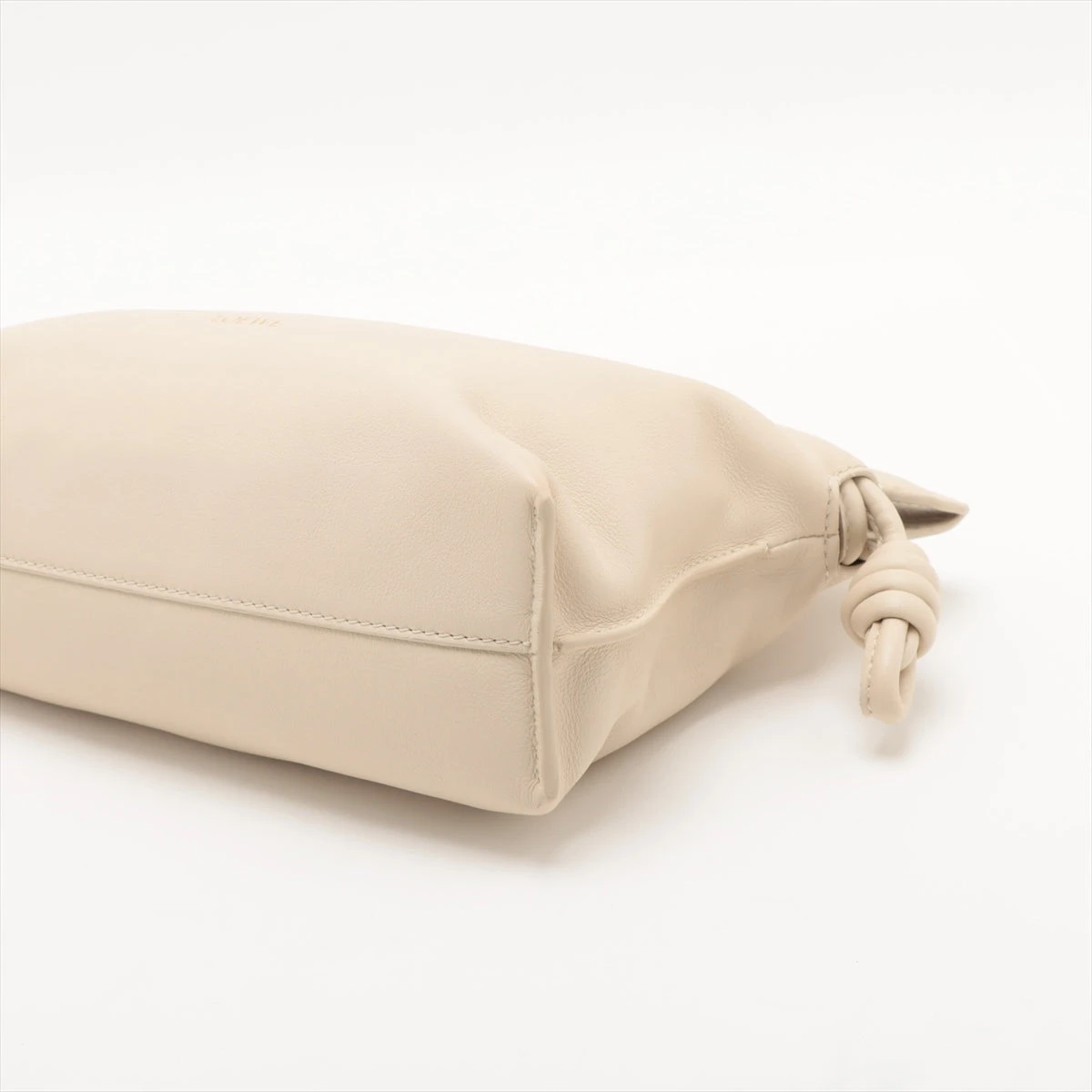 【美品】ロエベ  フラメンコ　クラッチ　ミディアム　ライトベージュ　ヌード LOEWE（ロエベ） バッグ 2WAYハンド/ショルダーバッグ FLAMENCO MEDIUM