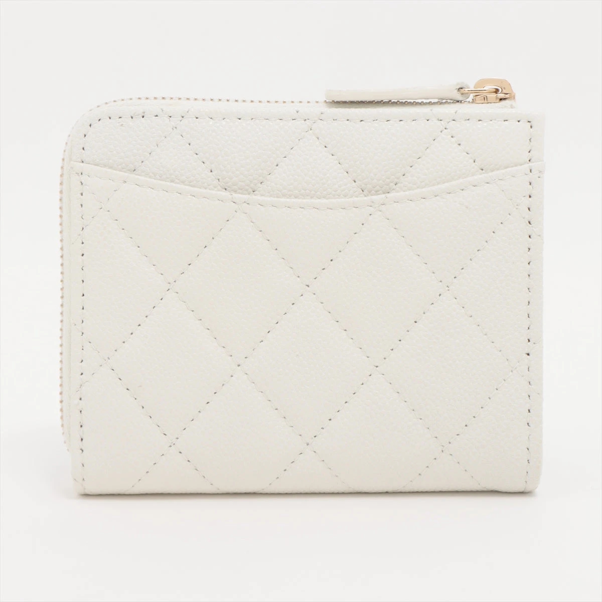 シャネル マトラッセ キャビアスキン コンパクトウォレット ホワイト