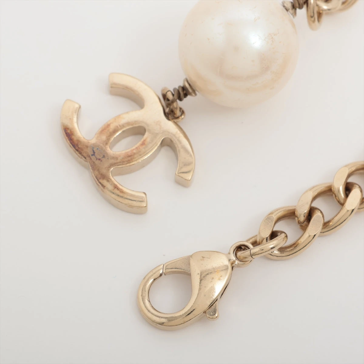 【美品】CHANEL シャネルCCロゴ レザー ベルト　パール　チェーン CHANEL シャネル ココ チェーンレザーベルト GP レザー フェイク