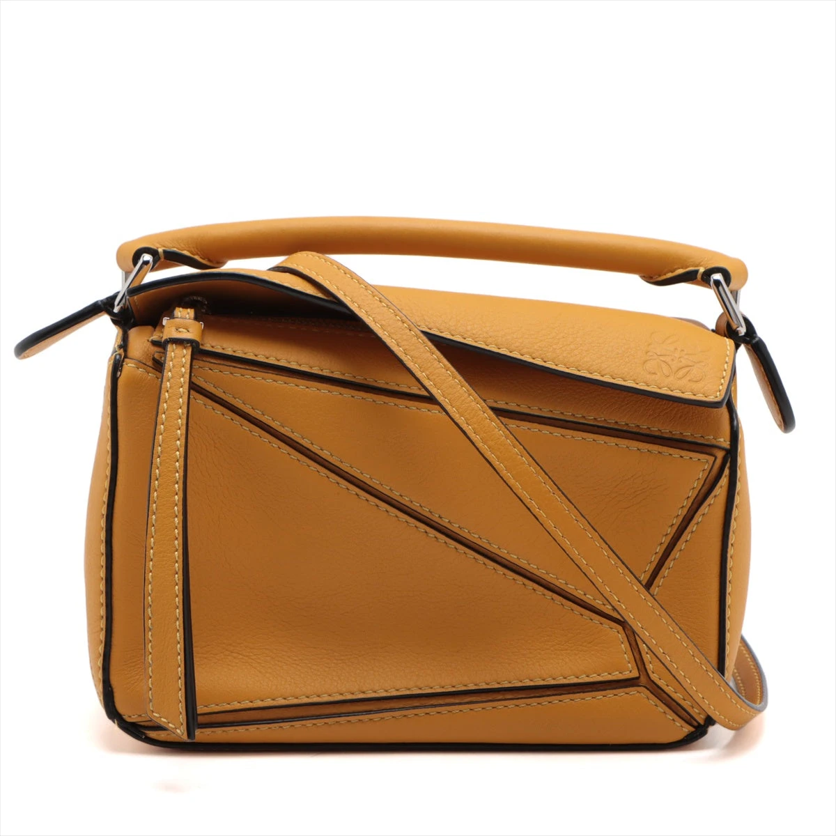 ロエベ 199.12.T35 バニーミニバッグ カーフレザー オフホワイト  