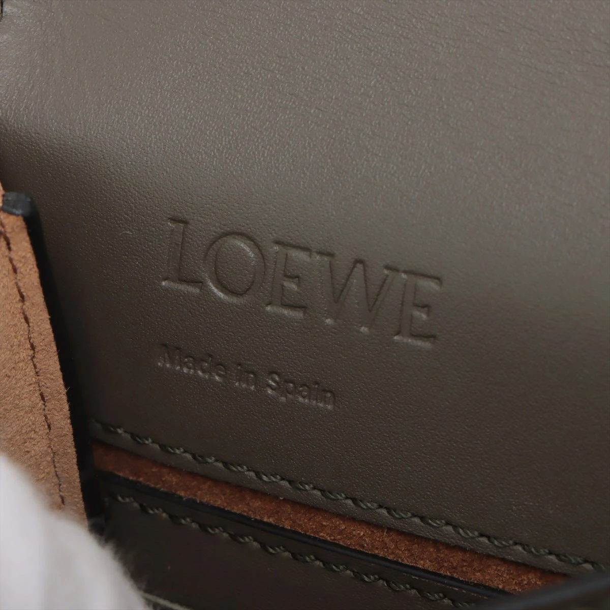 【国内即発】LOEWE ガゼット フラット レザー ショルダーバッグ LOEWE GUSSET FLAT(ロエベ ガセット フラット) - 海外通販のBUYMA