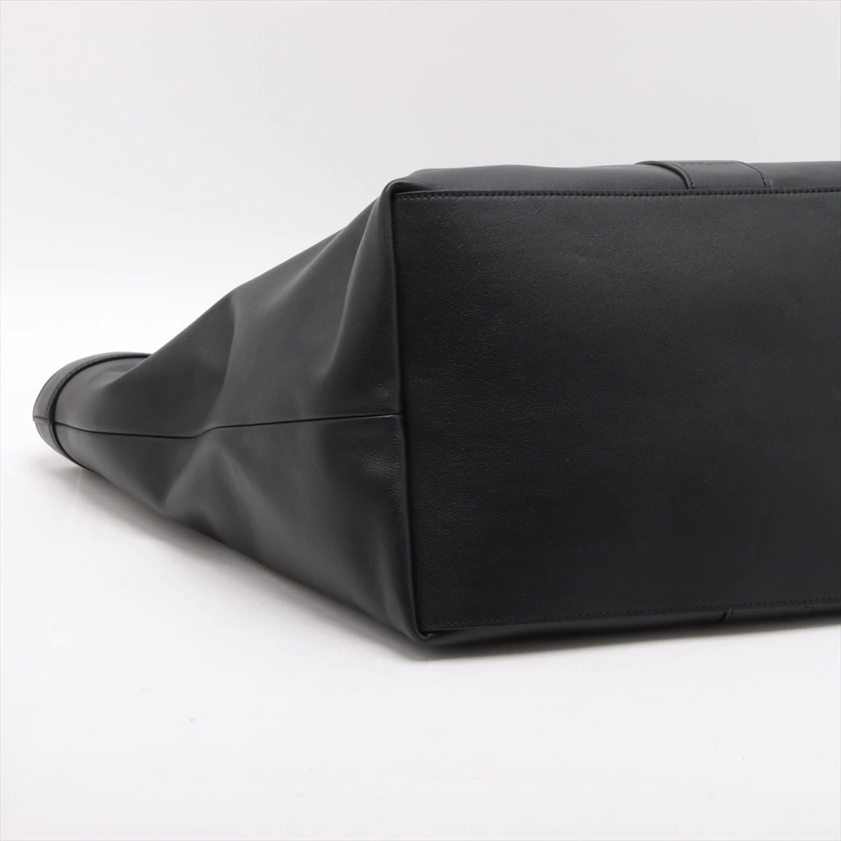 サンローランパリ Yトート レザー トートバッグ ブラック 817602