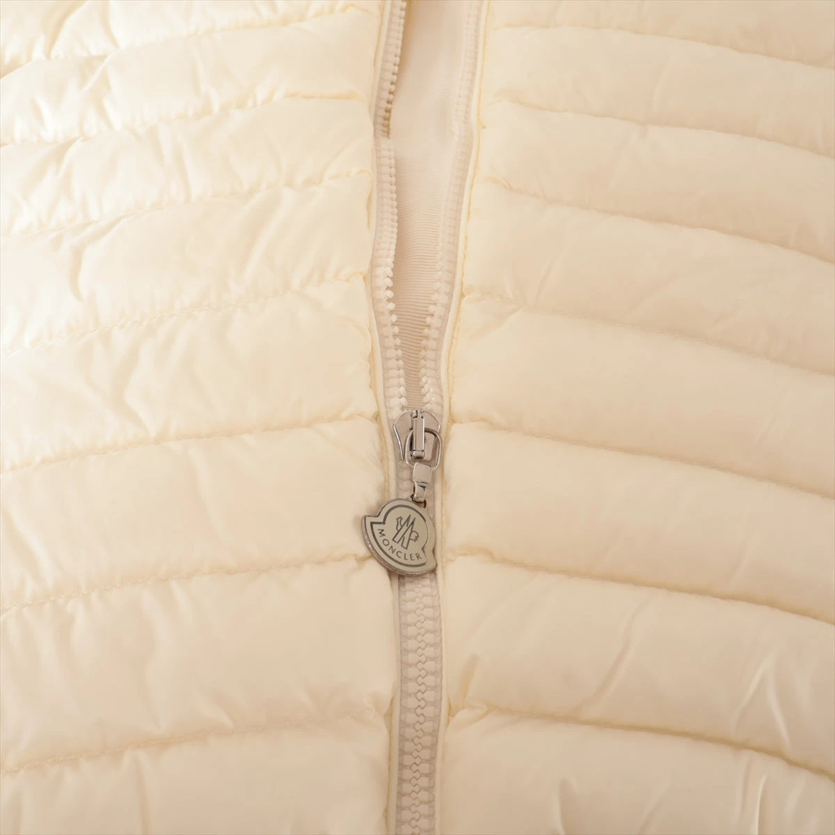 美品✨モンクレール 1 IRISH ナイロン ジャケット 17年 ホワイト 花 モンクレール(MONCLER)モンクレール ベルノワ フード付 ナイロン