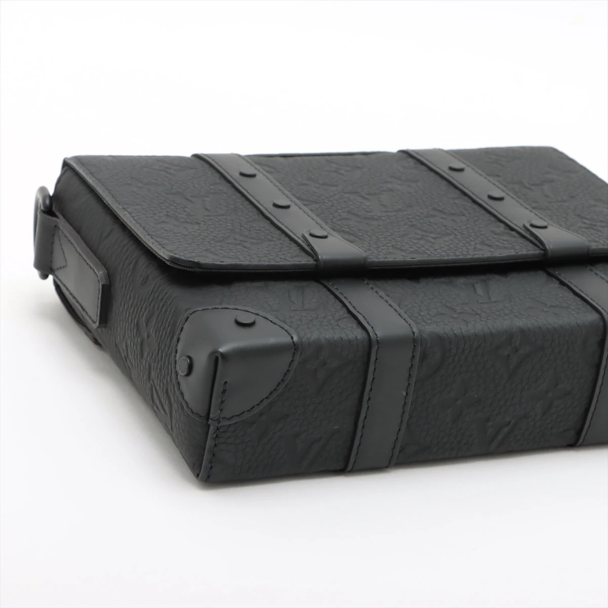 ヴィトン トリヨンモノグラム トランクメッセンジャーPM M57726 RFID