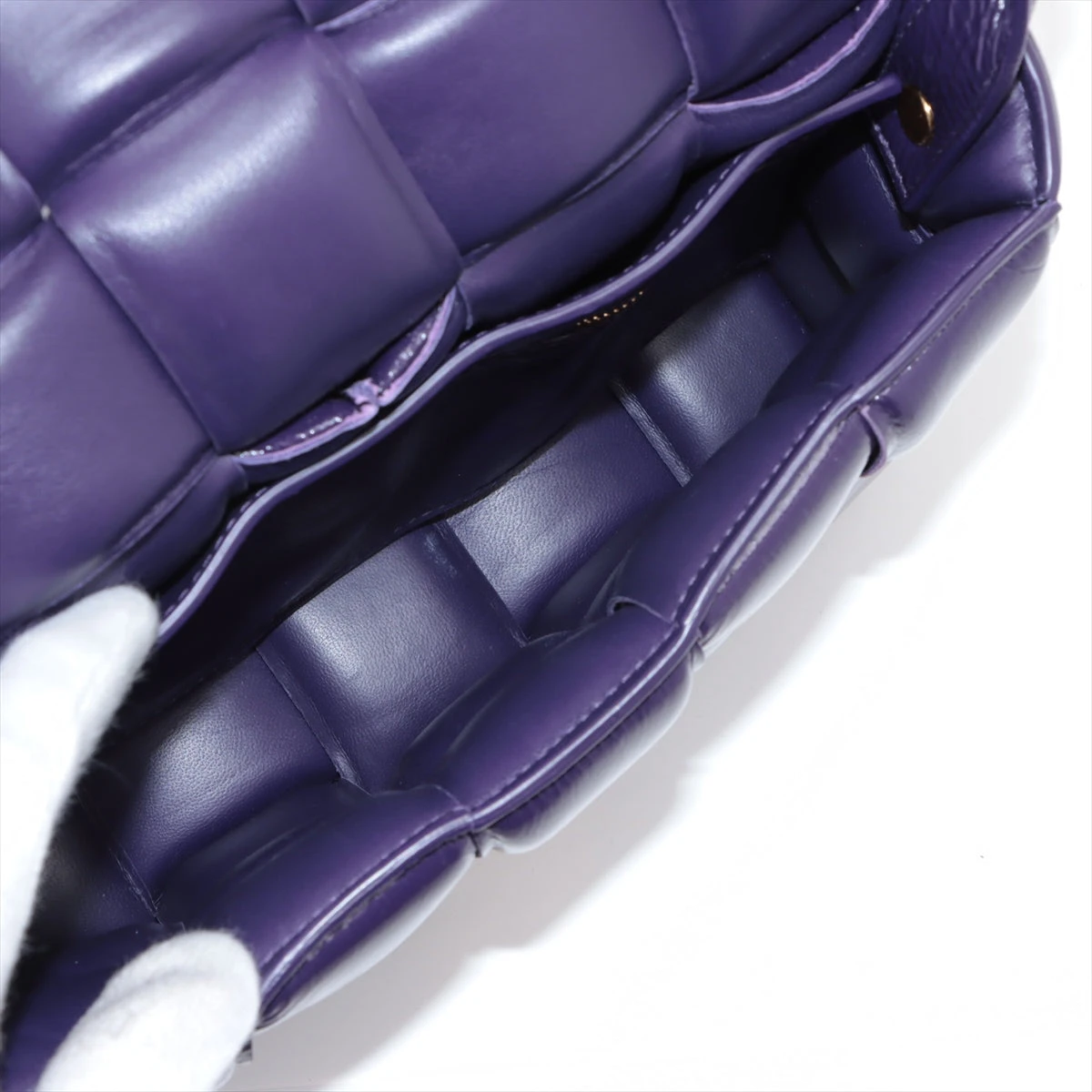 ボッテガヴェネタ マキシイントレチャート パデッドカセット