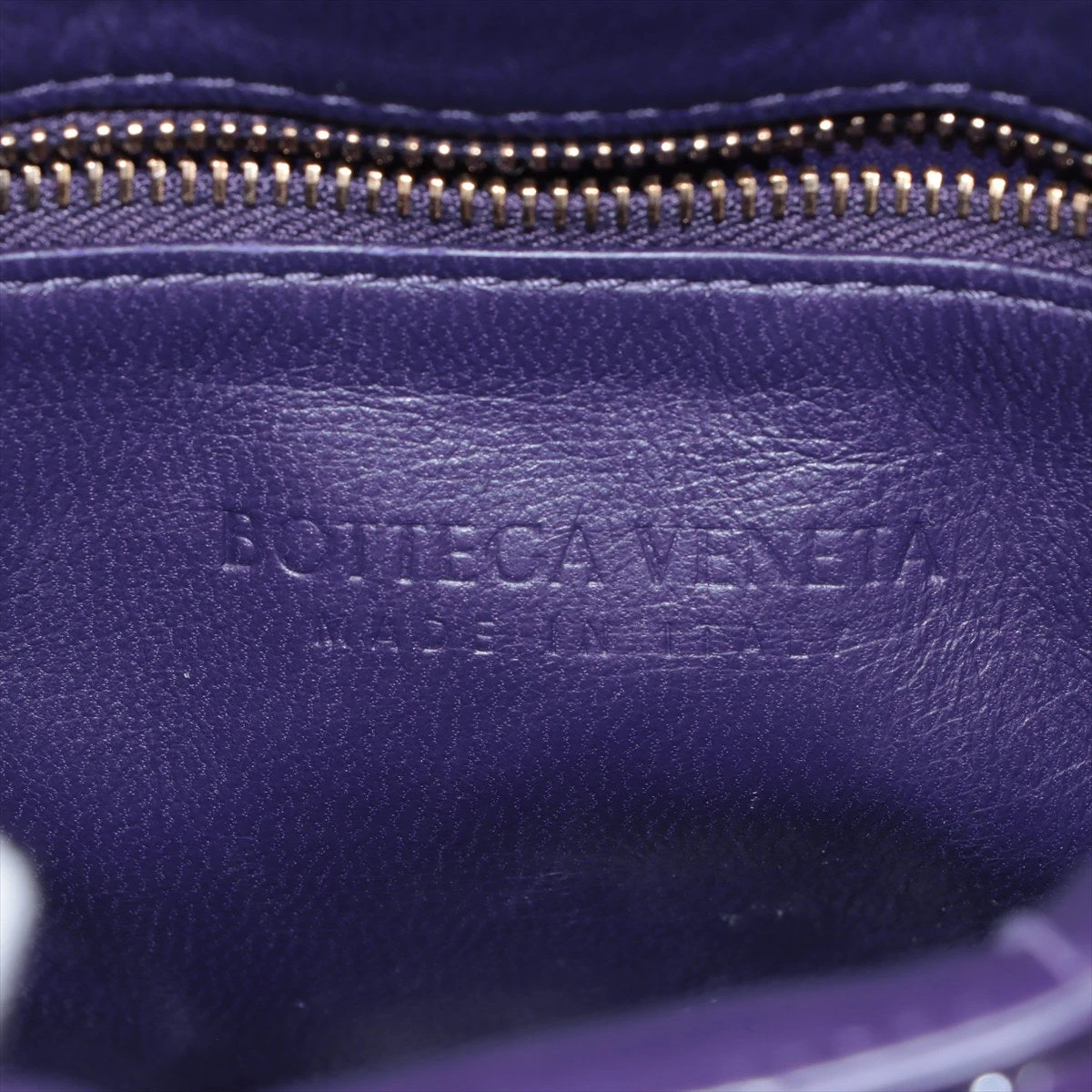 ボッテガヴェネタ マキシイントレチャート パデッドカセット