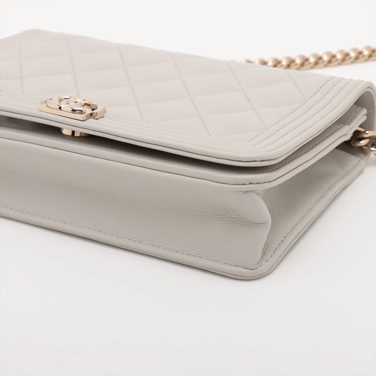 入手困難なグレー色×シルバー　ボーイシャネル　チェーンウォレット 入手困難なグレー色×シルバー ボーイシャネル チェーンウォレット